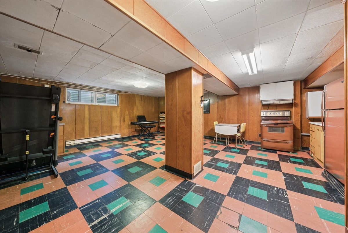 73 Deerfield Road 73 Deerfield Road Toronto E09