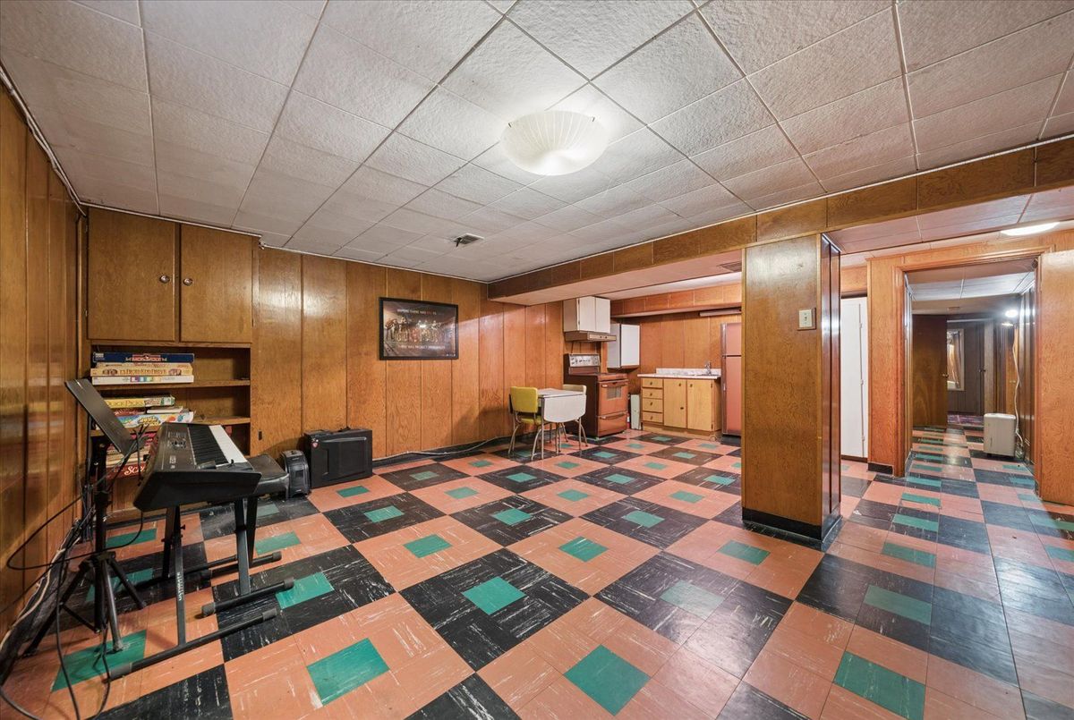 73 Deerfield Road 73 Deerfield Road Toronto E09