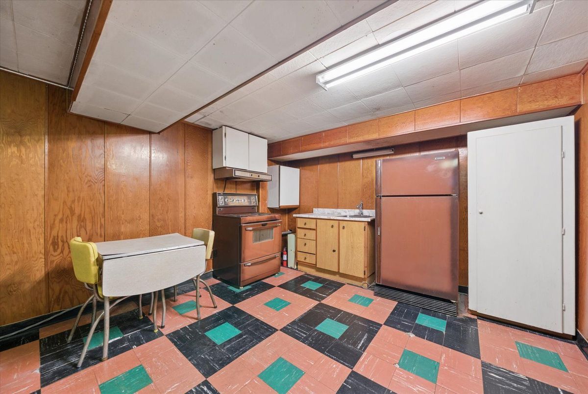 73 Deerfield Road 73 Deerfield Road Toronto E09