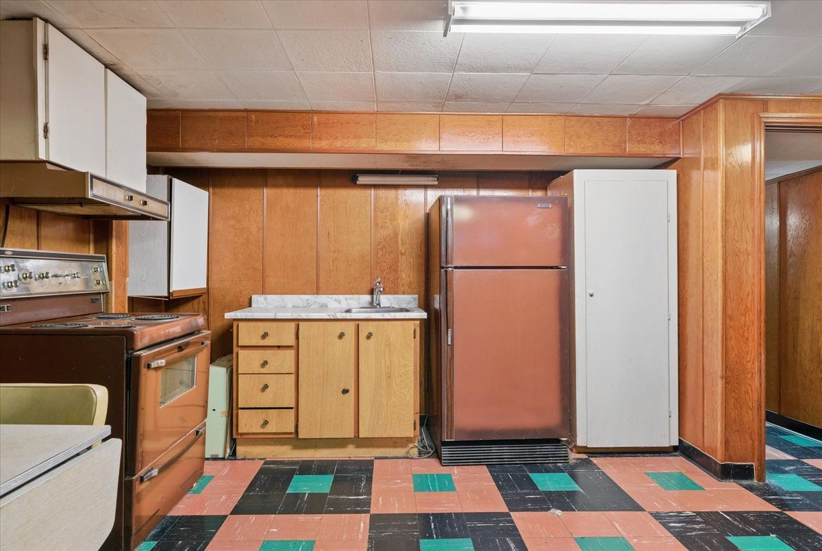 73 Deerfield Road 73 Deerfield Road Toronto E09