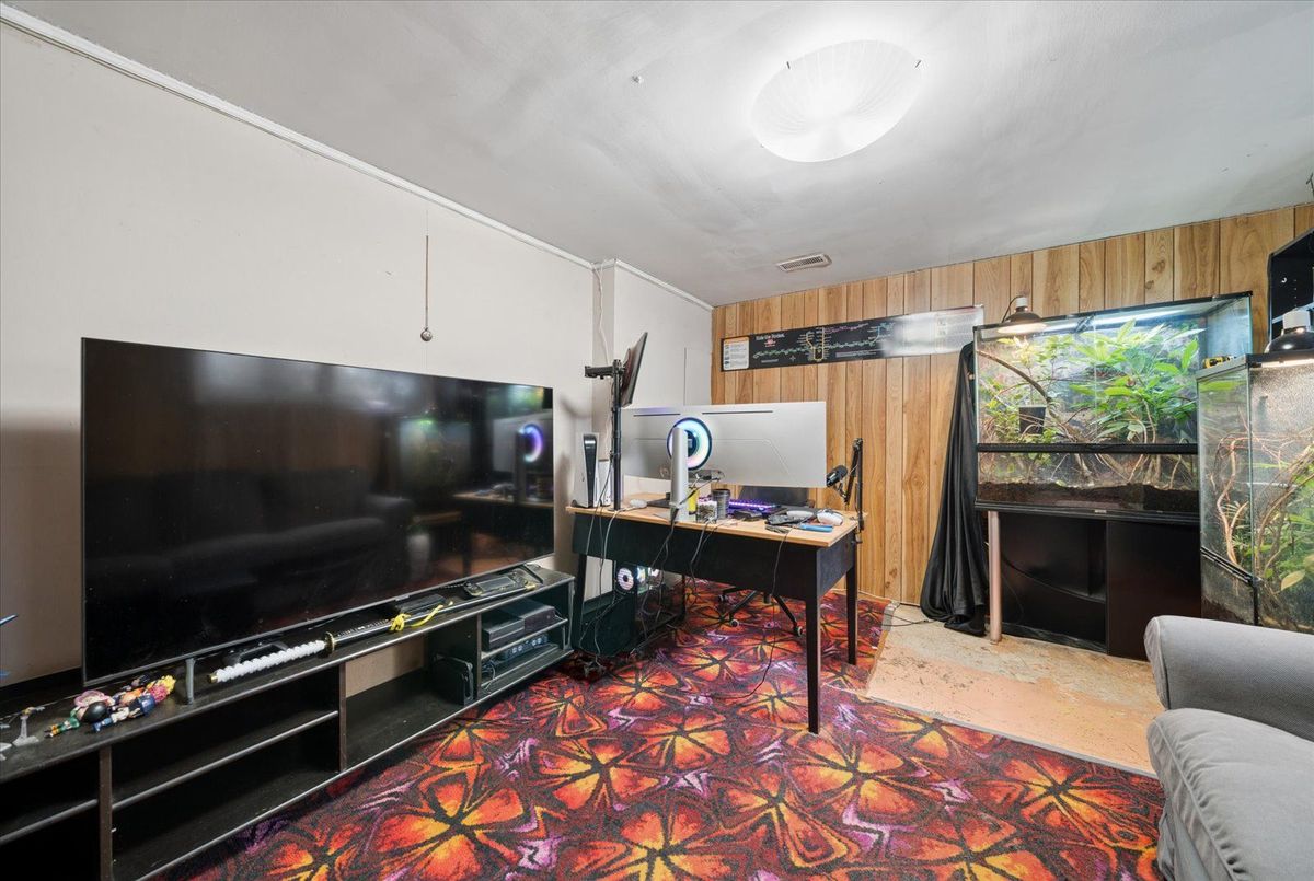 73 Deerfield Road 73 Deerfield Road Toronto E09