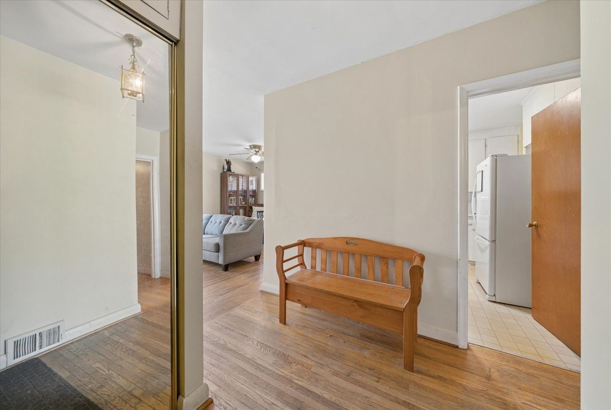 73 Deerfield Road 73 Deerfield Road Toronto E09
