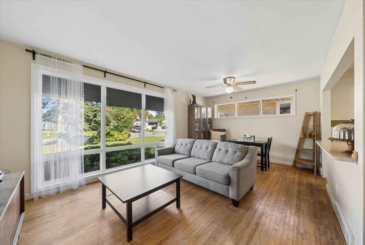 73 Deerfield Road 73 Deerfield Road Toronto E09