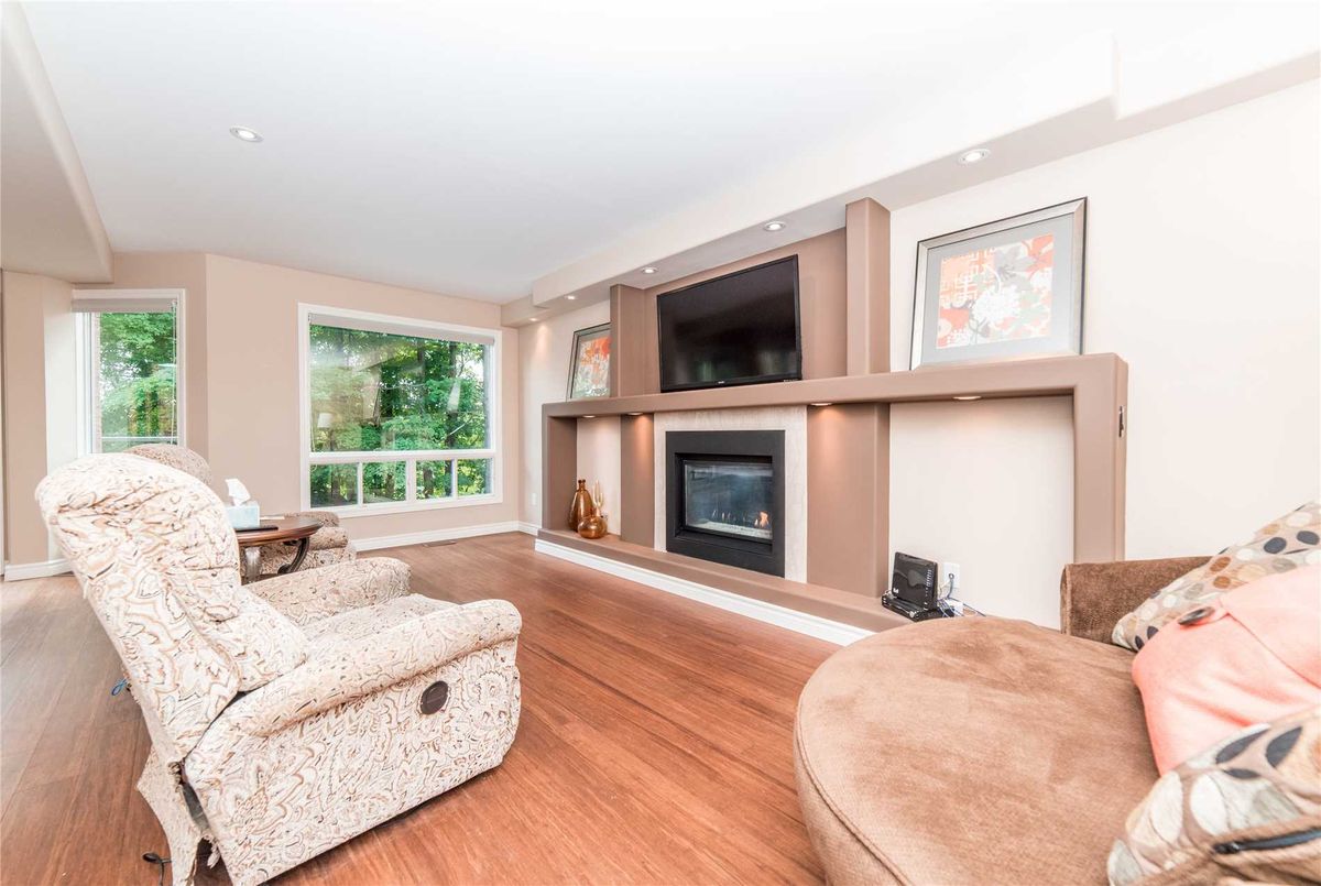 815 Regal Cres 815 Regal Cres Pickering
