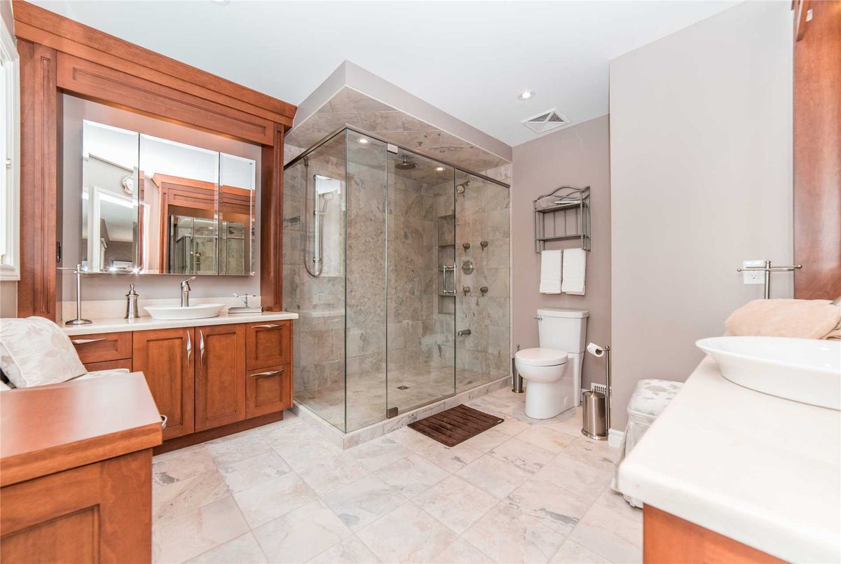 815 Regal Cres 815 Regal Cres Pickering
