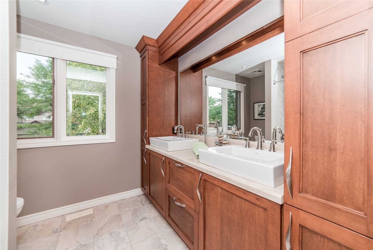 815 Regal Cres 815 Regal Cres Pickering
