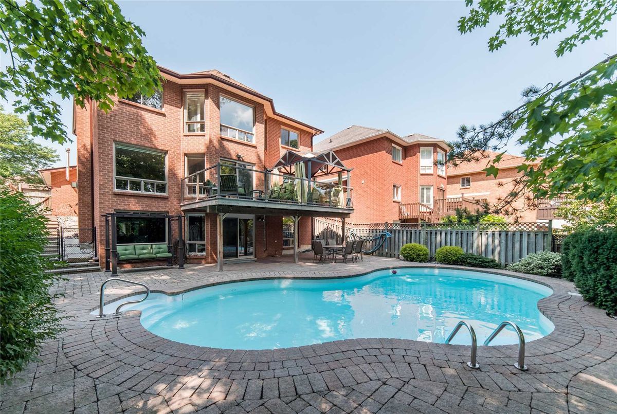 815 Regal Cres 815 Regal Cres Pickering