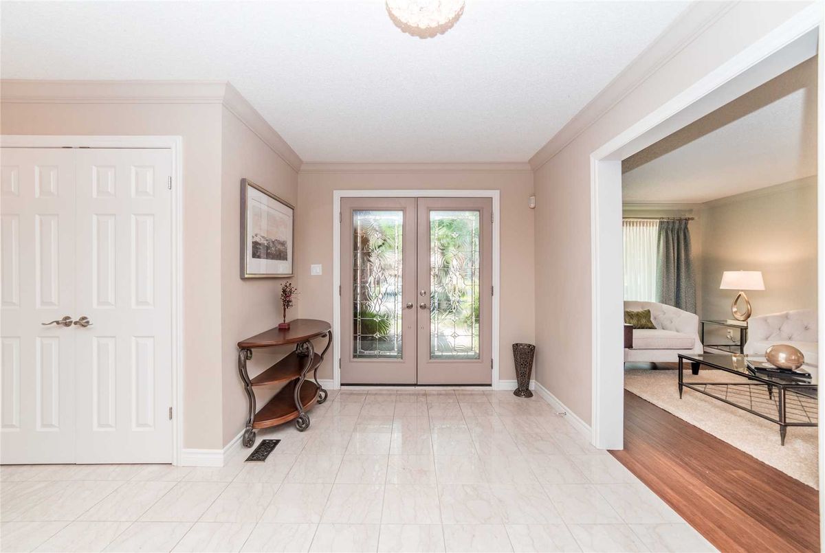 815 Regal Cres 815 Regal Cres Pickering