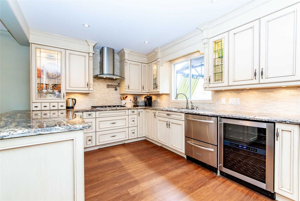 815 Regal Cres 815 Regal Cres Pickering