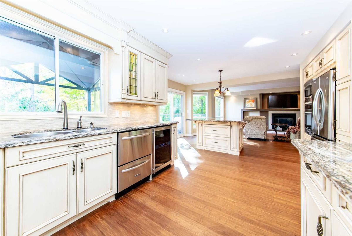 815 Regal Cres 815 Regal Cres Pickering