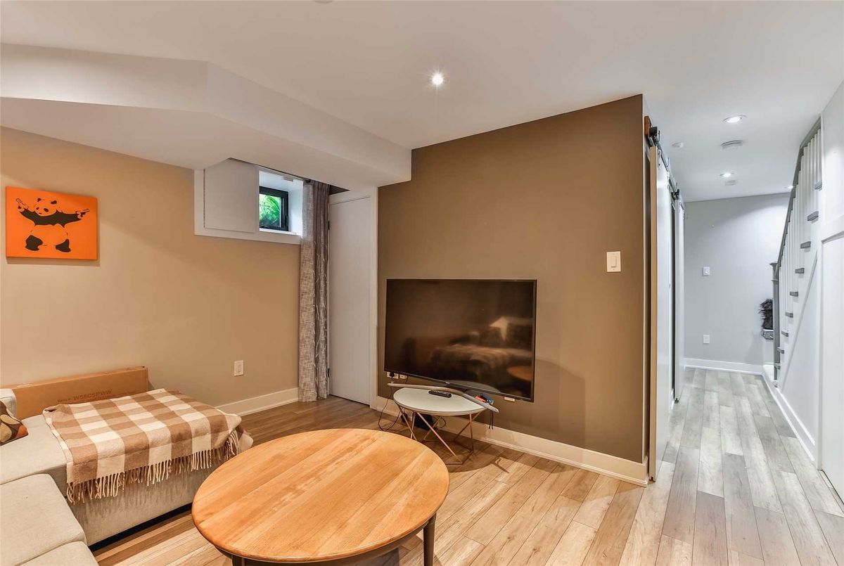 1 Osborne Ave 1 Osborne Ave Toronto