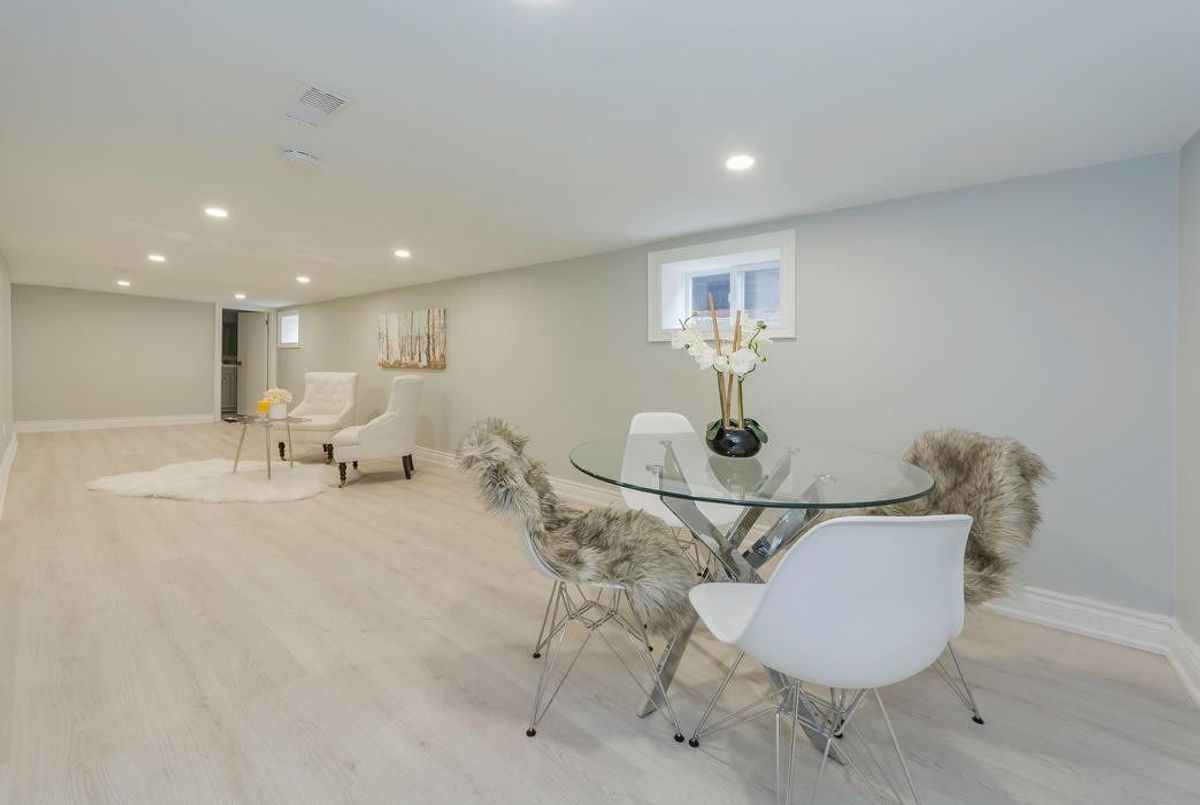12 Norlong Blvd 12 Norlong Blvd Toronto