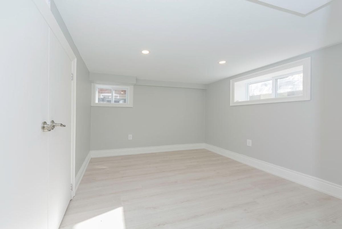 12 Norlong Blvd 12 Norlong Blvd Toronto