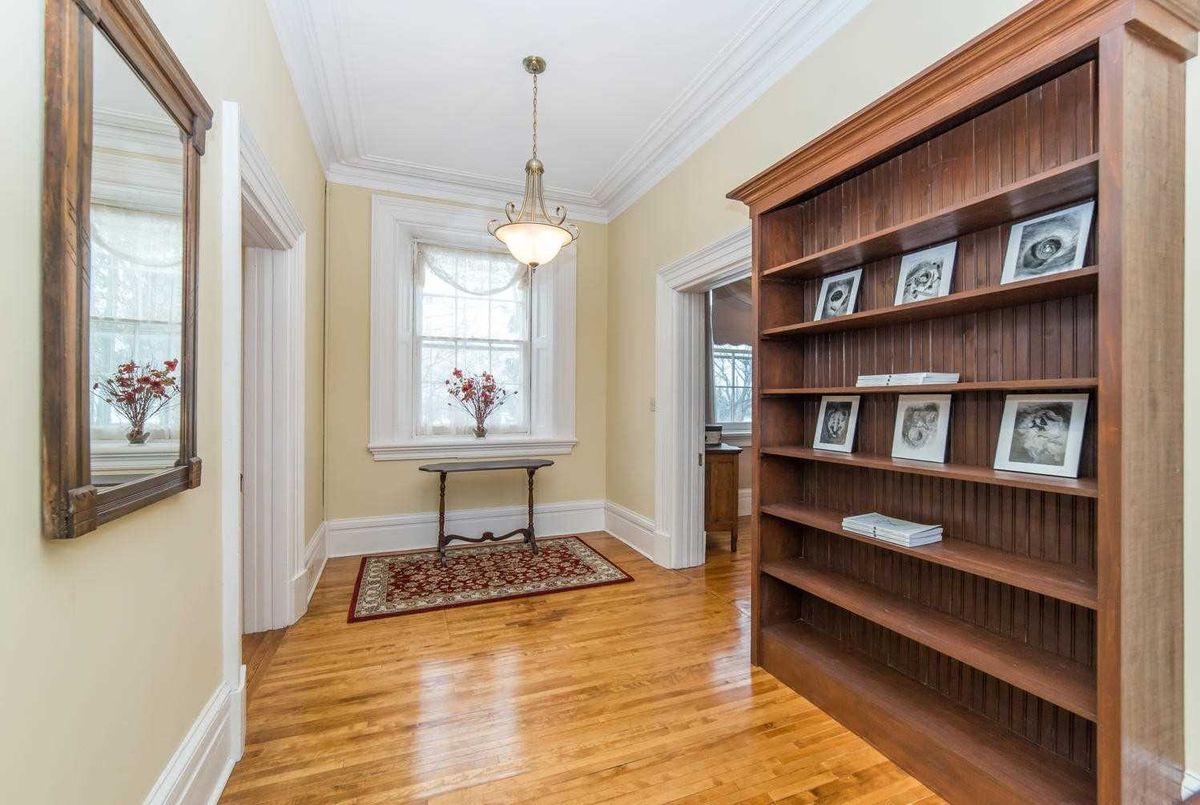 918 Centre St S 918 Centre St S Whitby