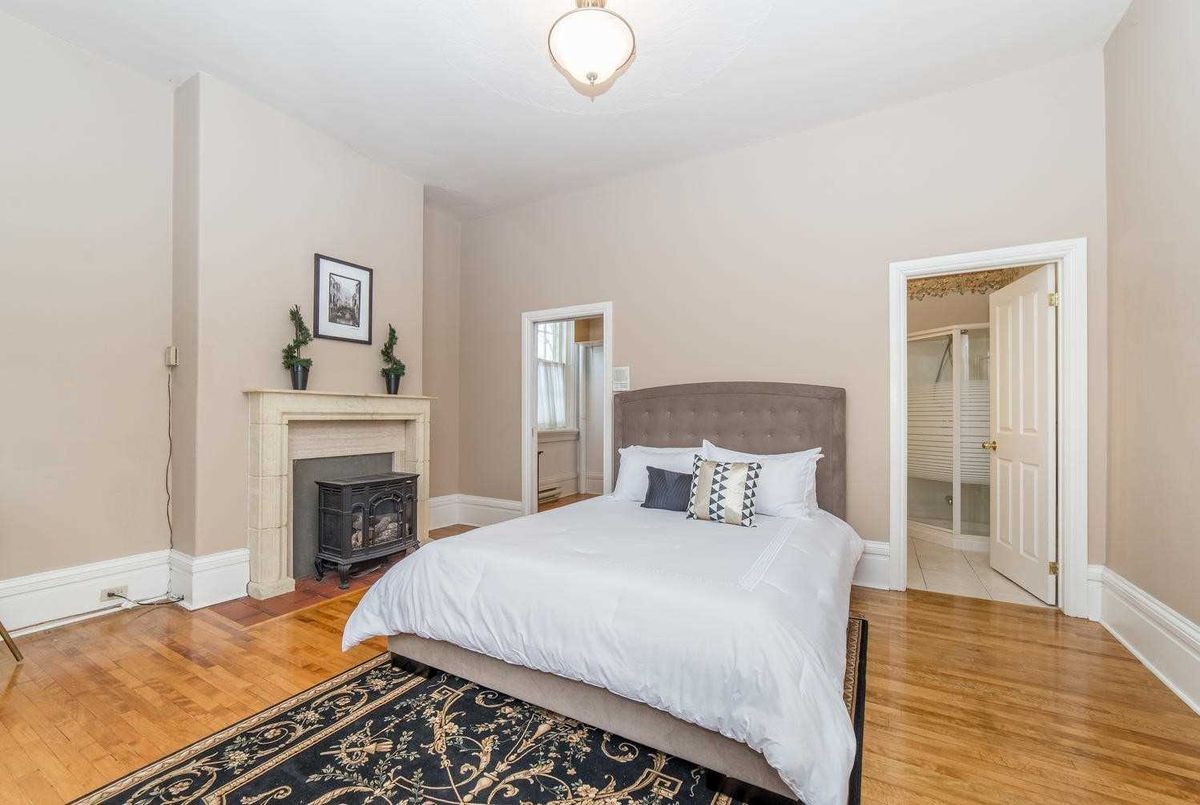918 Centre St S 918 Centre St S Whitby