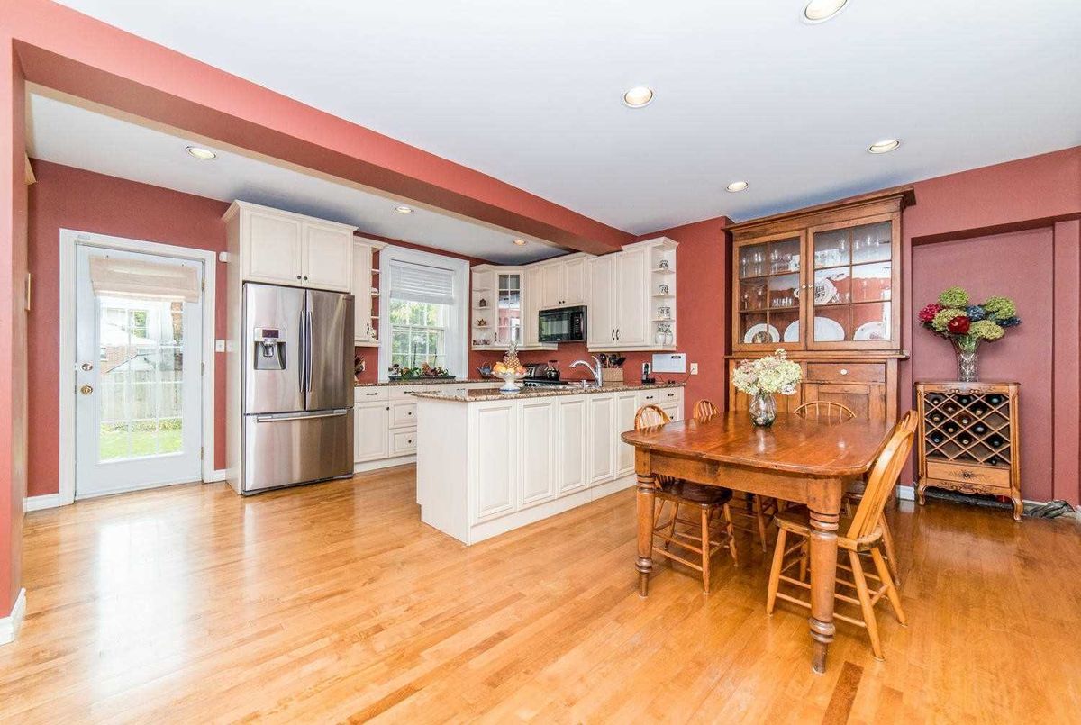 918 Centre St S 918 Centre St S Whitby