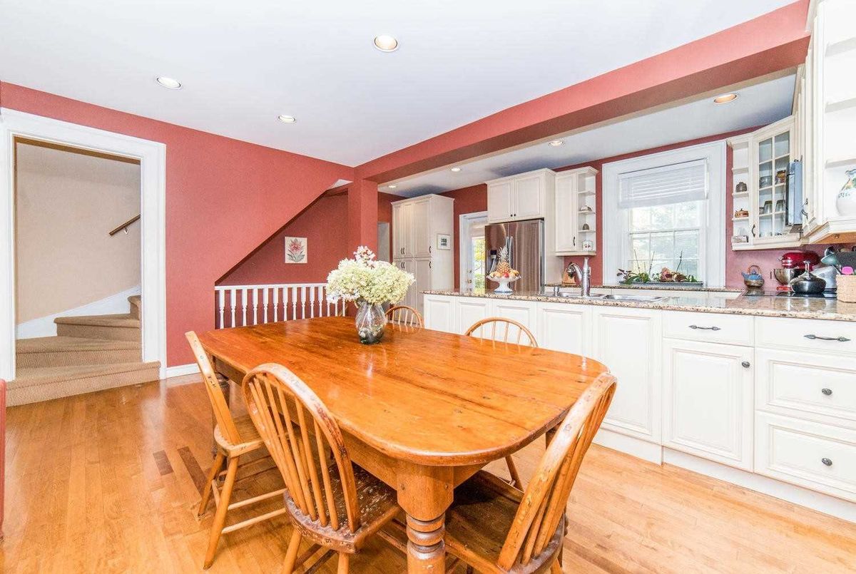 918 Centre St S 918 Centre St S Whitby