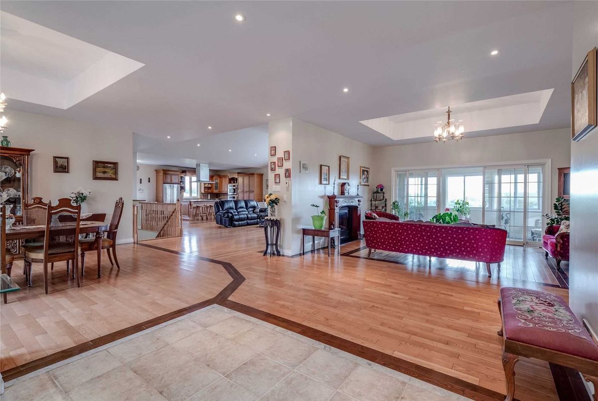 6353 Country Lane 6353 Country Lane Whitby