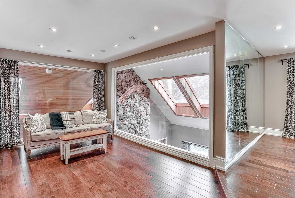 407 Ontario St 407 Ontario St Whitby
