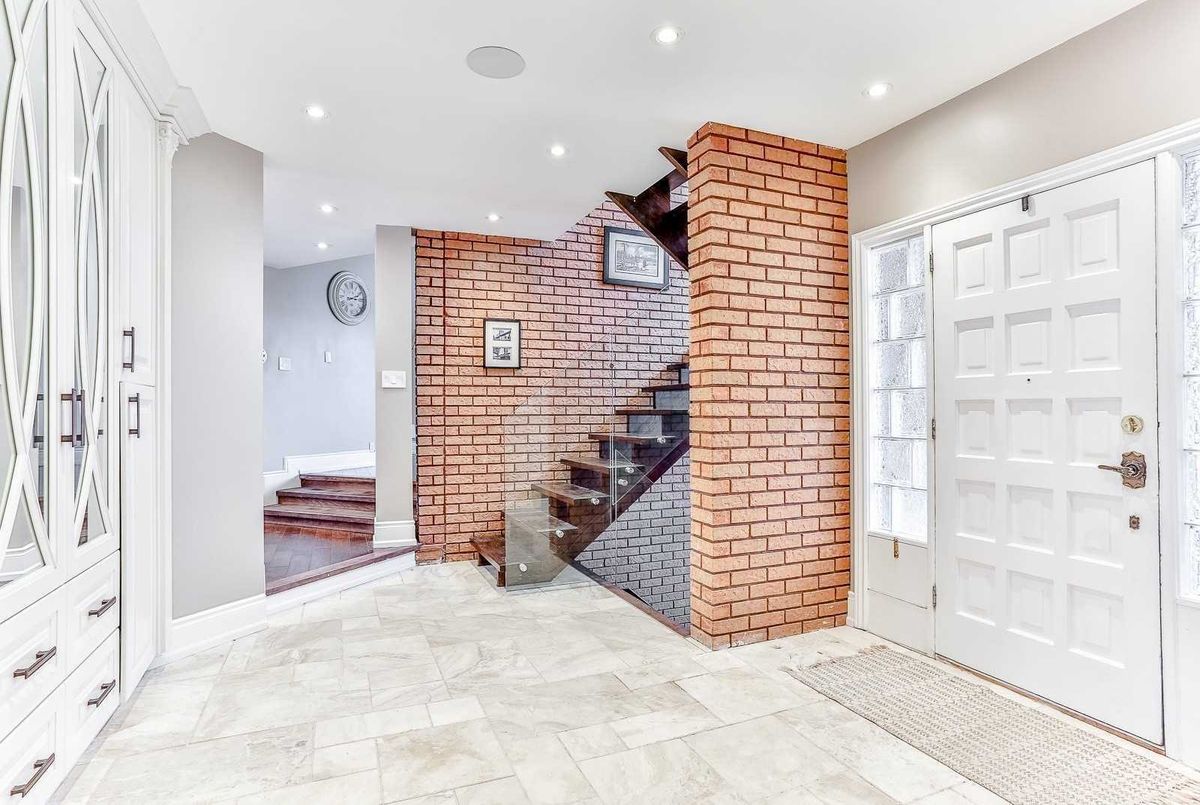 407 Ontario St 407 Ontario St Whitby