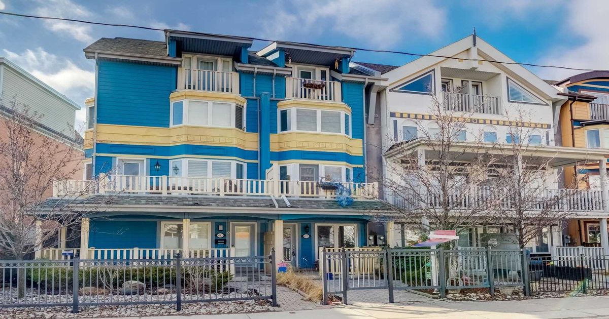 62 Woodbine Ave Toronto