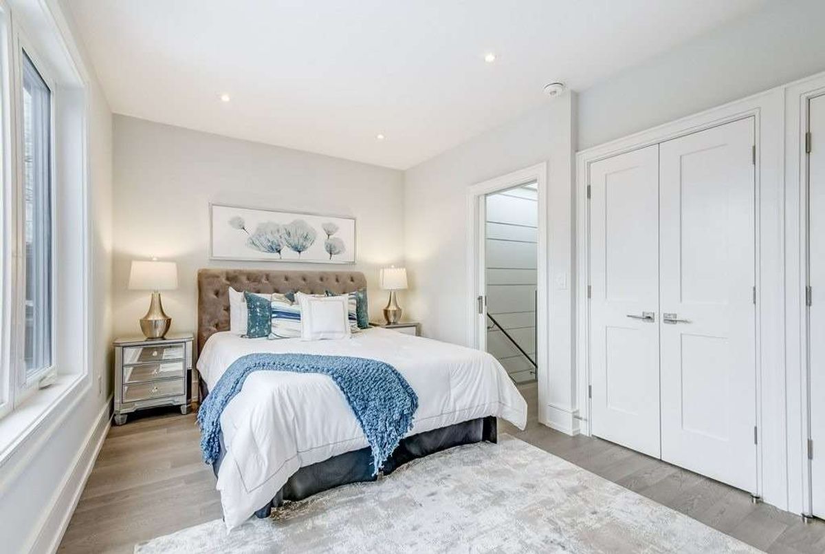 18 Mckayfield Rd 18 Mckayfield Rd Toronto