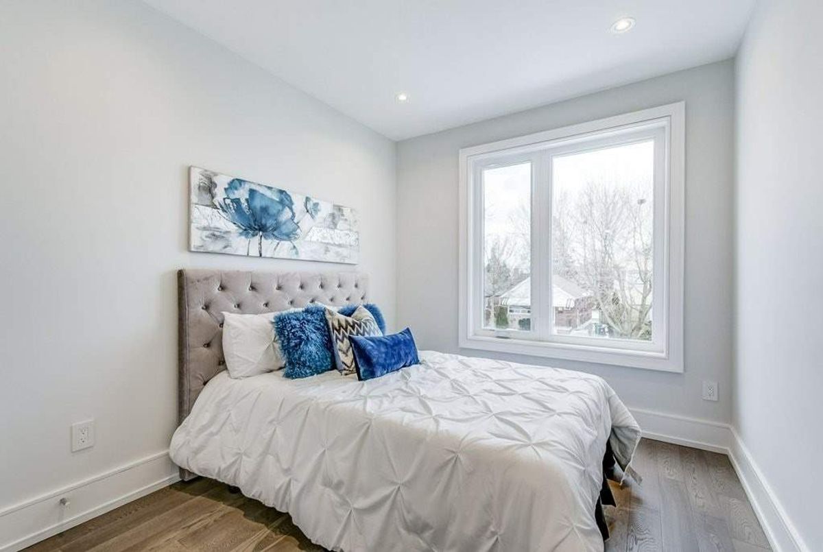 18 Mckayfield Rd 18 Mckayfield Rd Toronto
