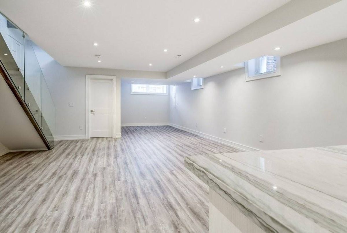 18 Mckayfield Rd 18 Mckayfield Rd Toronto