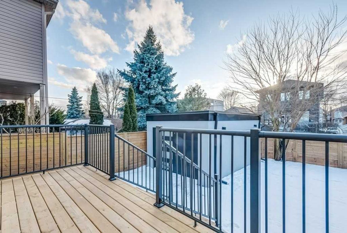 18 Mckayfield Rd 18 Mckayfield Rd Toronto