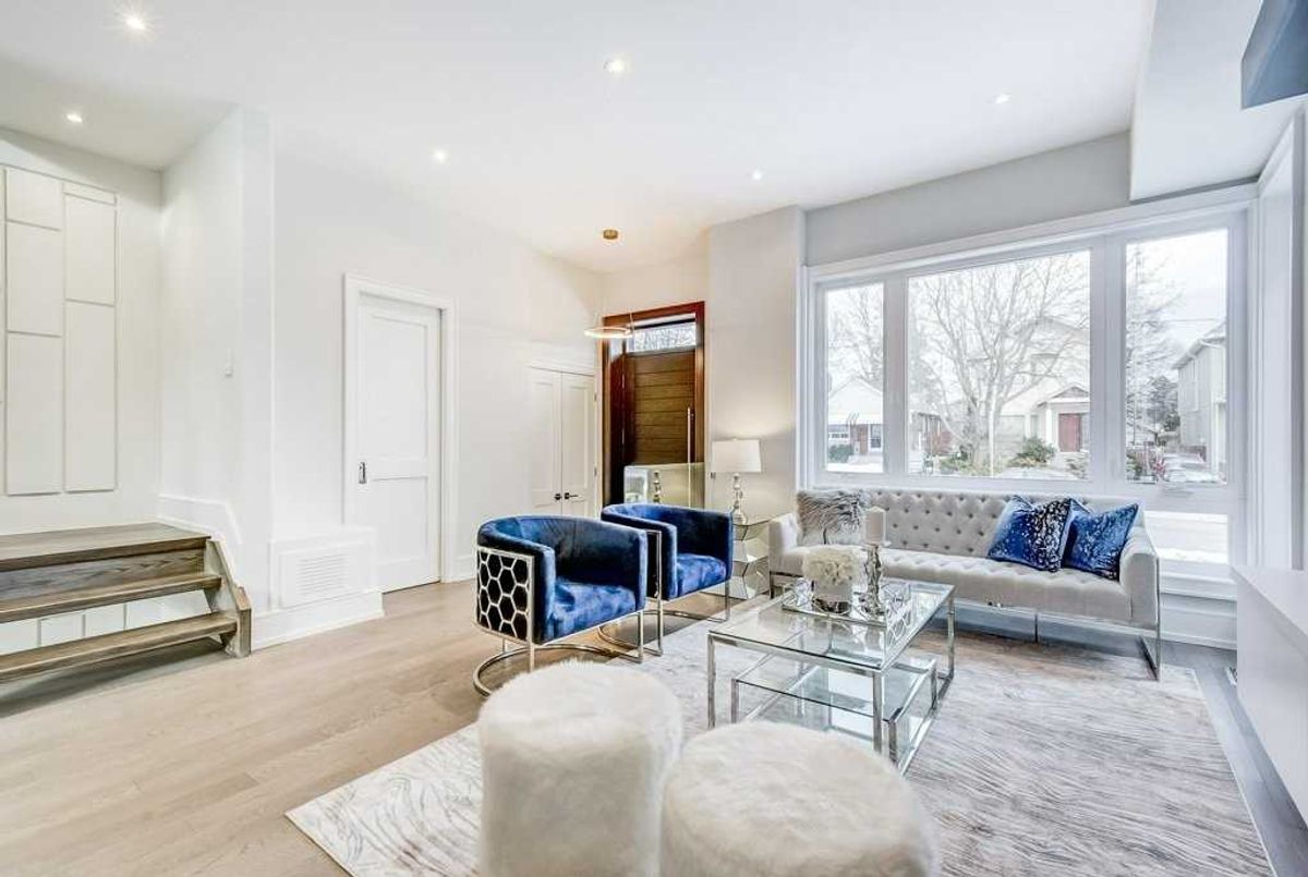 18 Mckayfield Rd 18 Mckayfield Rd Toronto