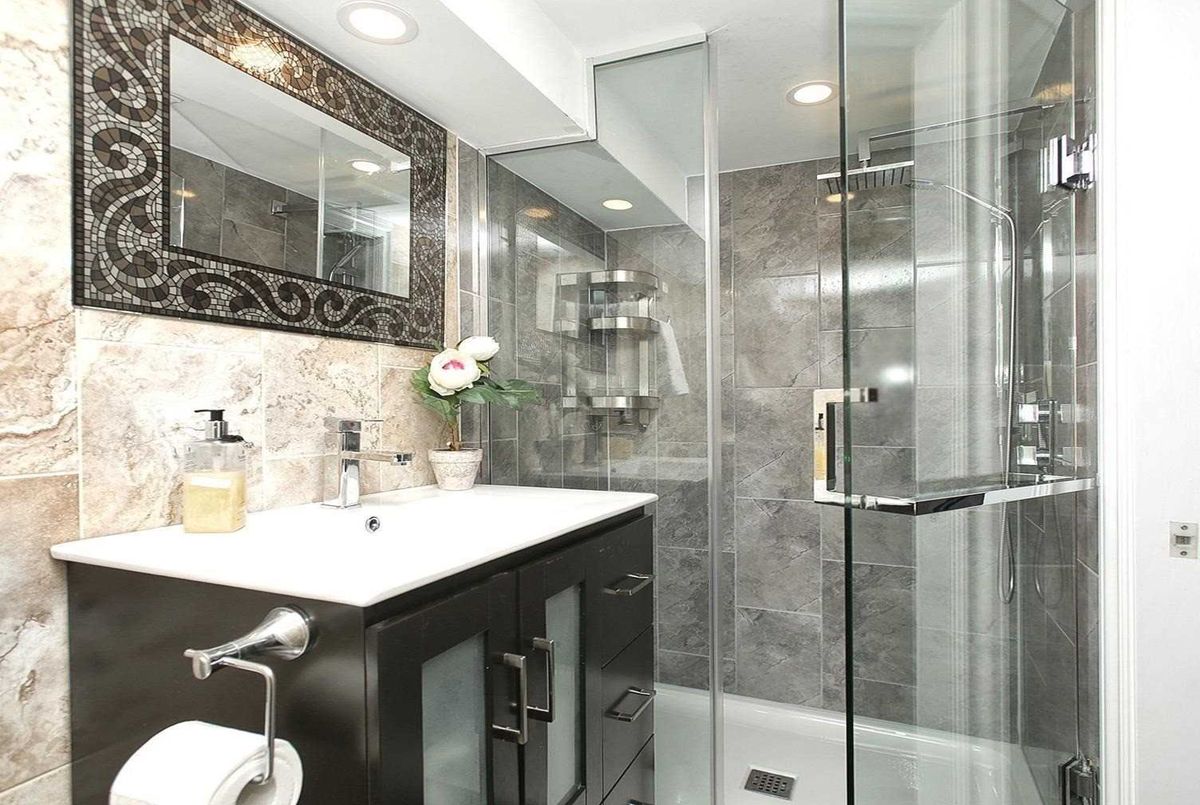 49 Plaxton Dr 49 Plaxton Dr Toronto