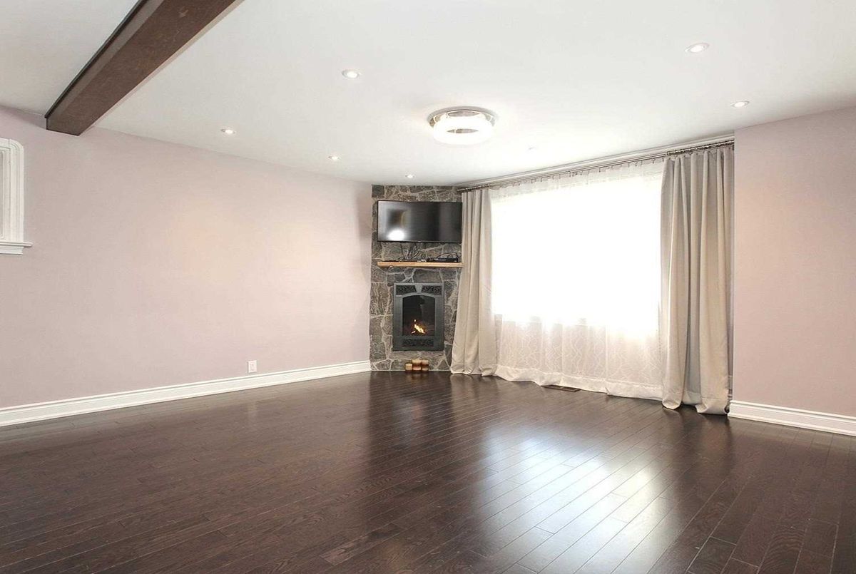 49 Plaxton Dr 49 Plaxton Dr Toronto
