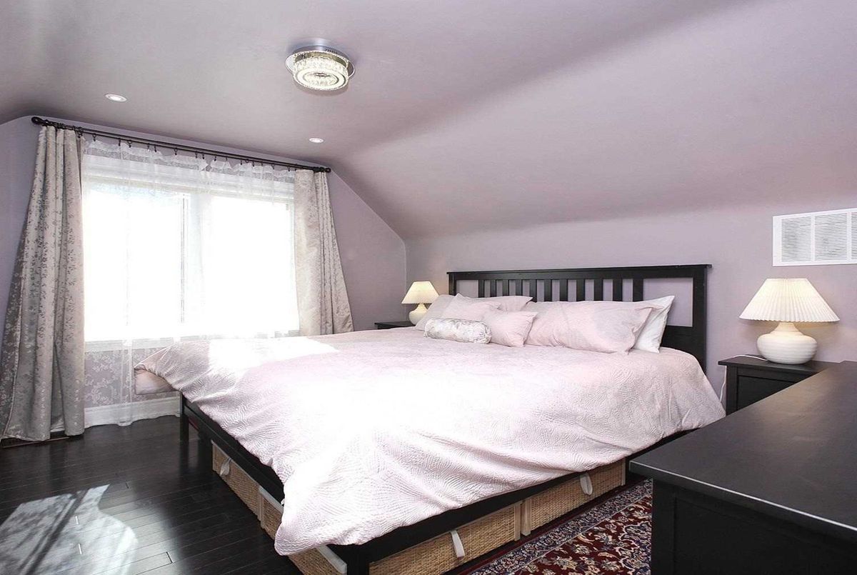 49 Plaxton Dr 49 Plaxton Dr Toronto