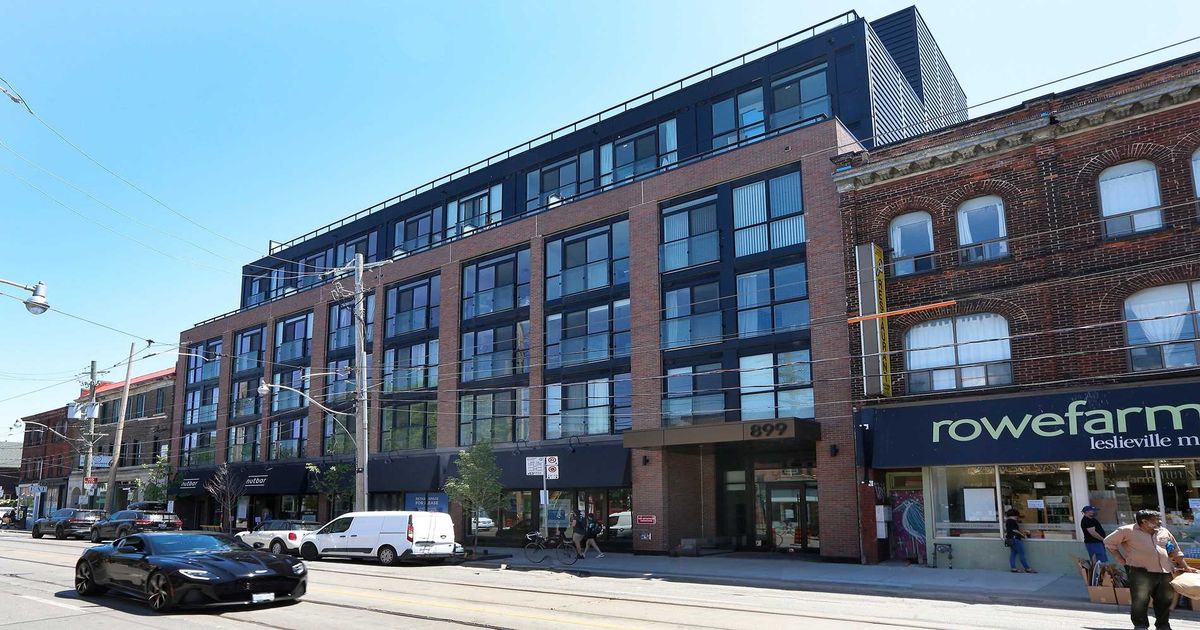 209-899 Queen St E Toronto
