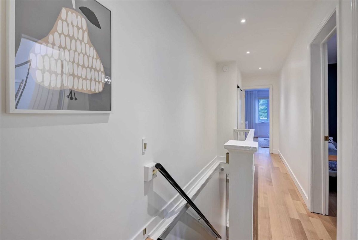 339 Scarborough Rd 339 Scarborough Rd Toronto