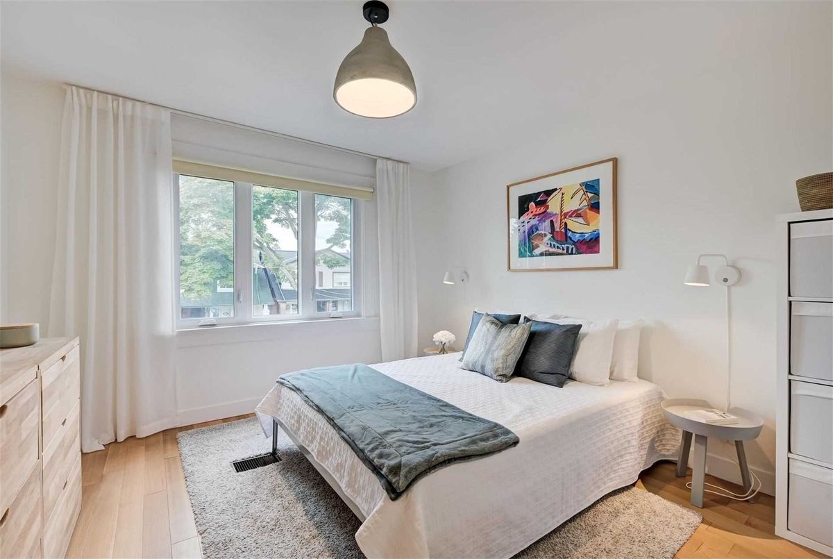 339 Scarborough Rd 339 Scarborough Rd Toronto