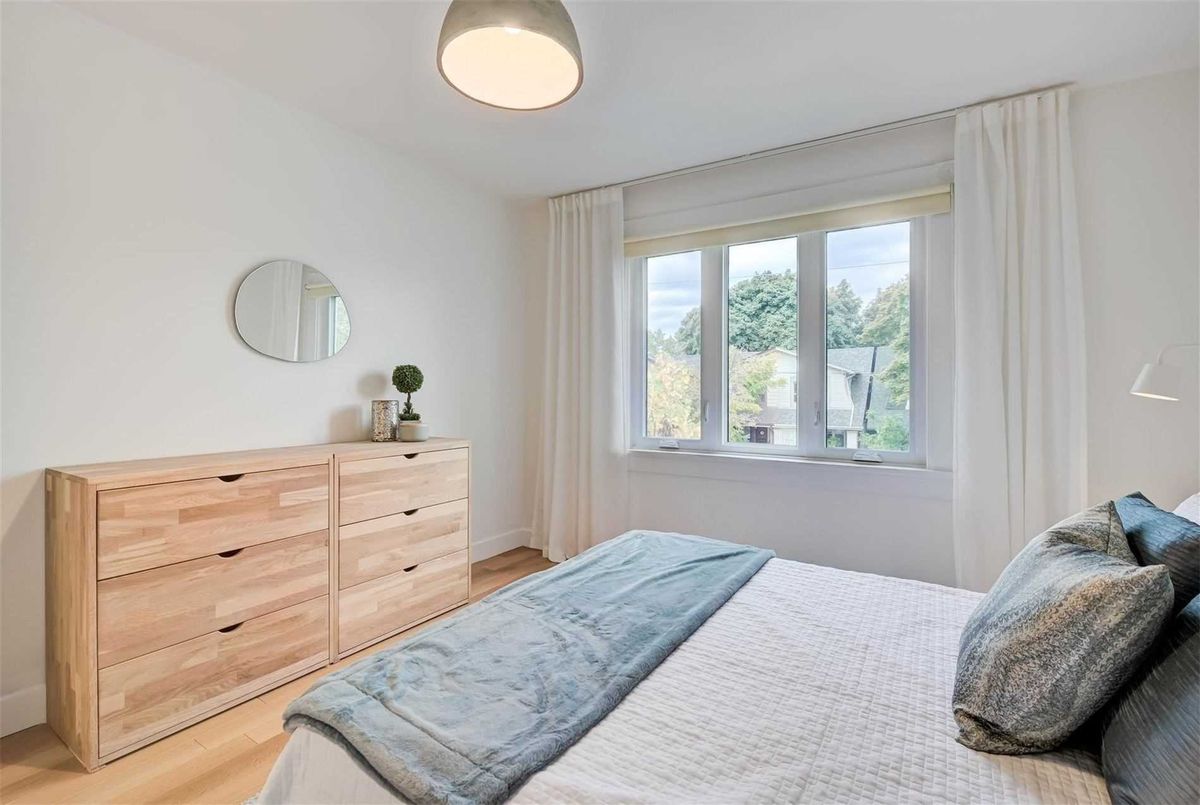 339 Scarborough Rd 339 Scarborough Rd Toronto