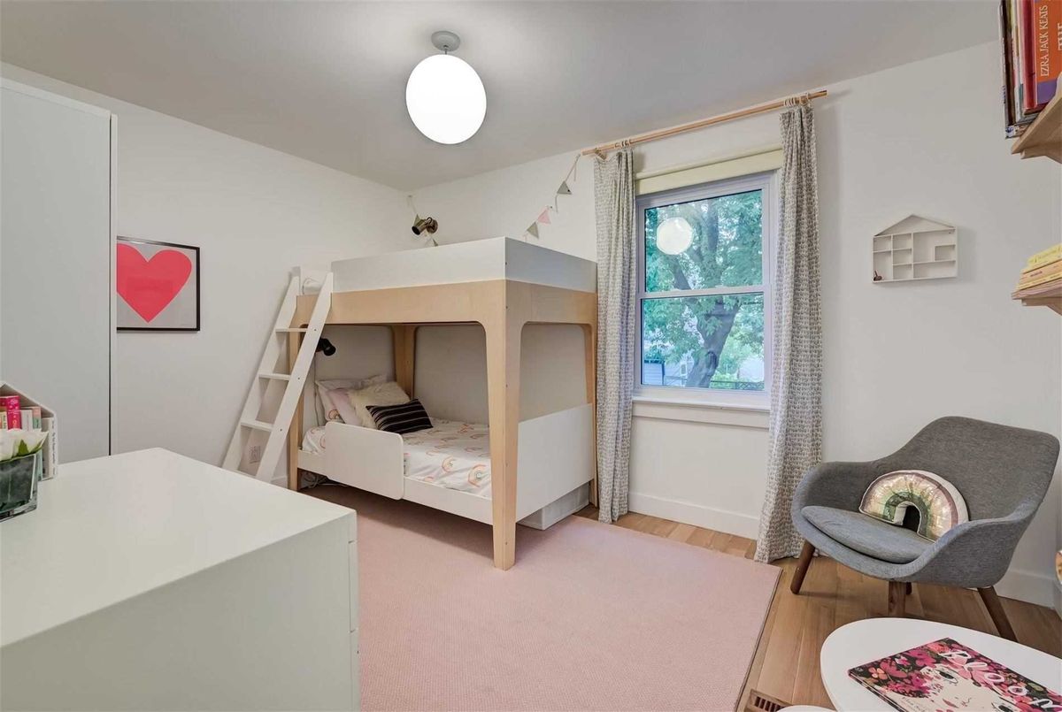 339 Scarborough Rd 339 Scarborough Rd Toronto