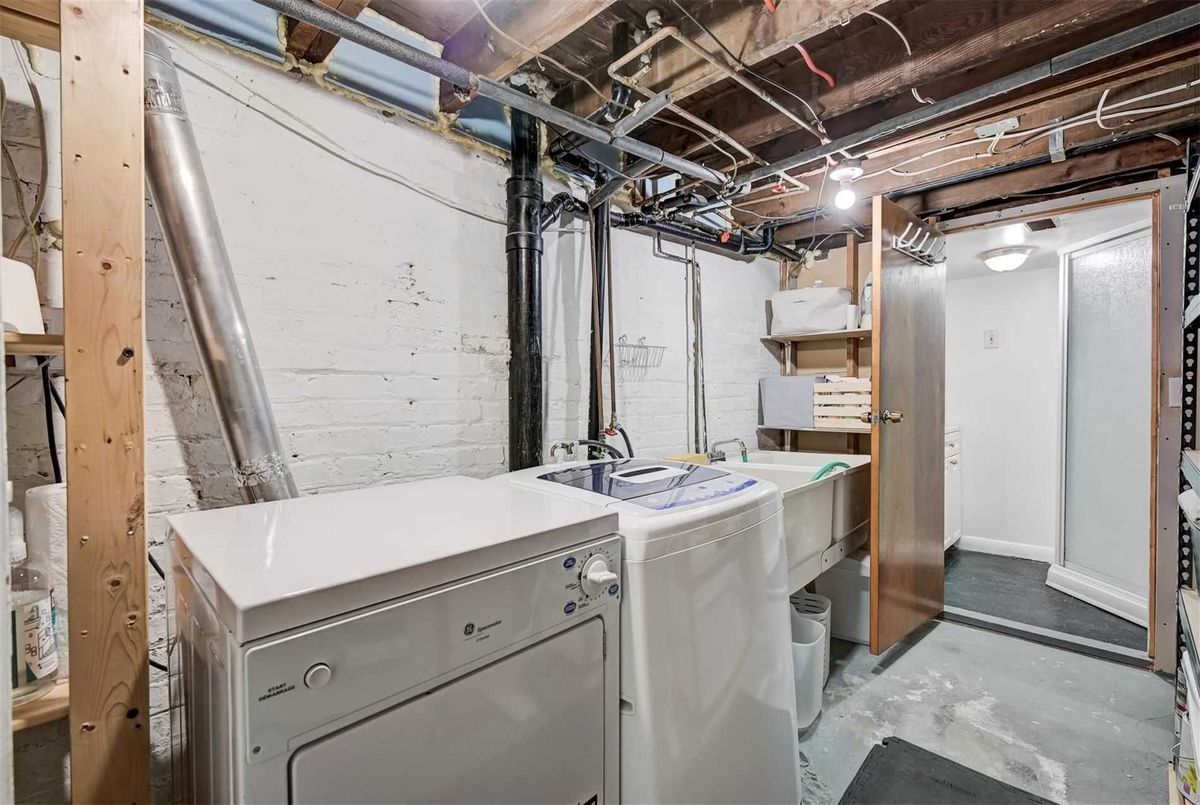 339 Scarborough Rd 339 Scarborough Rd Toronto