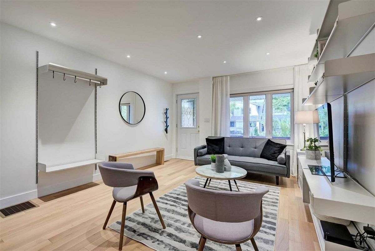 339 Scarborough Rd 339 Scarborough Rd Toronto