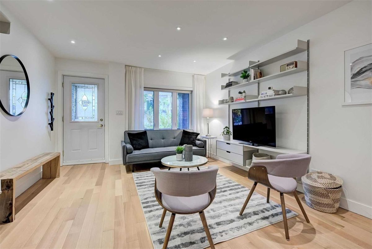 339 Scarborough Rd 339 Scarborough Rd Toronto
