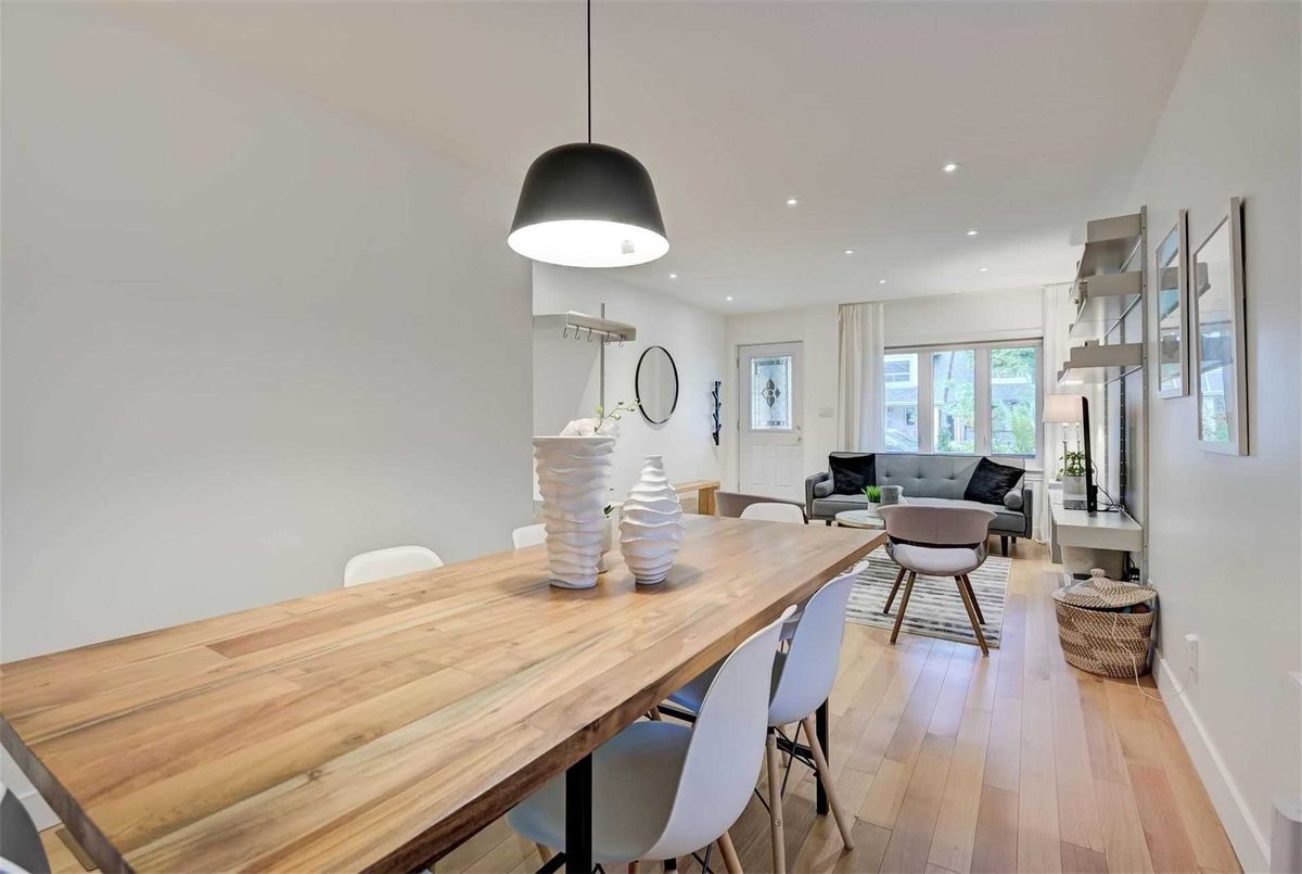 339 Scarborough Rd 339 Scarborough Rd Toronto
