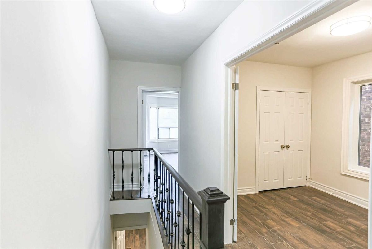 2nd Fl-792 Pape Ave 2nd Fl-792 Pape Ave Toronto