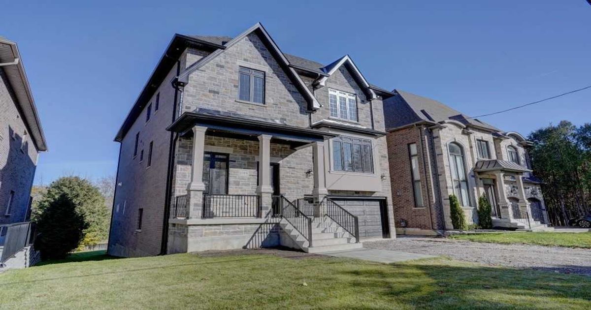 1789 Spruce Hill Rd Pickering
