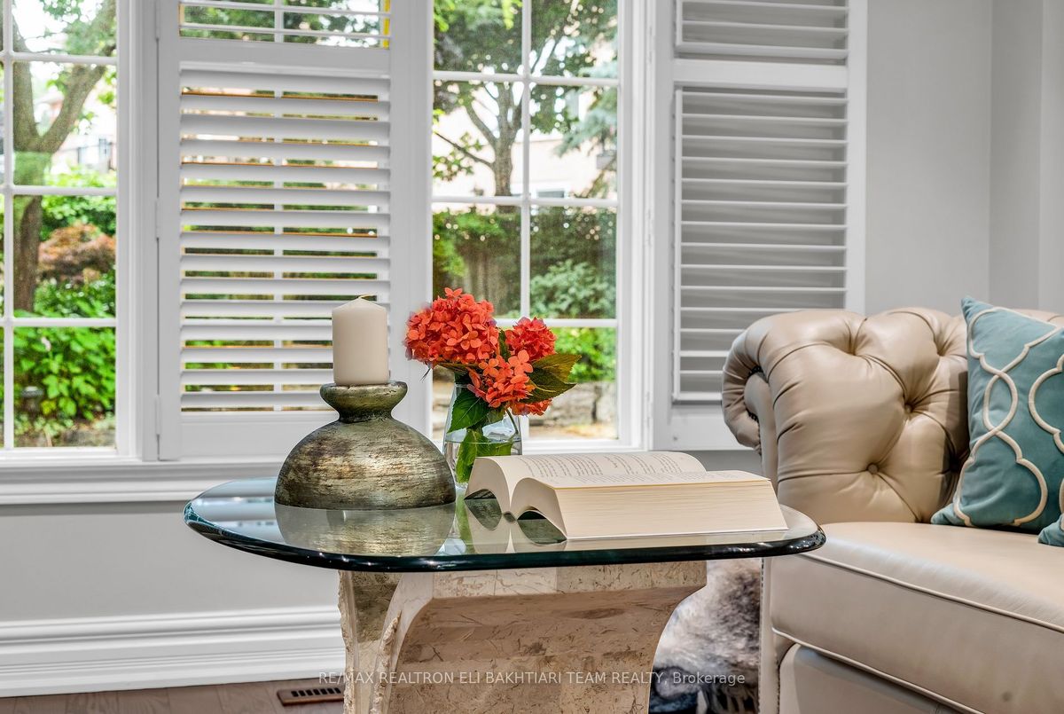 img-gallery