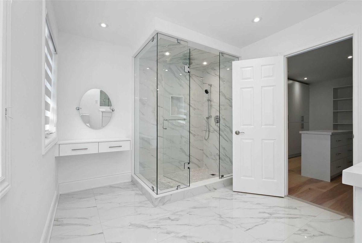 162 Bathurst Glen Drive 162 Bathurst Glen Drive Vaughan