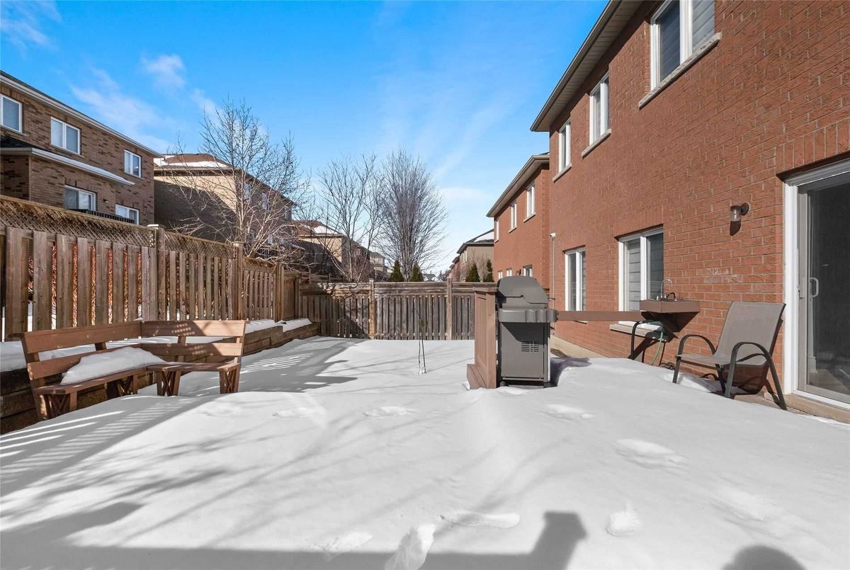 162 Bathurst Glen Drive 162 Bathurst Glen Drive Vaughan