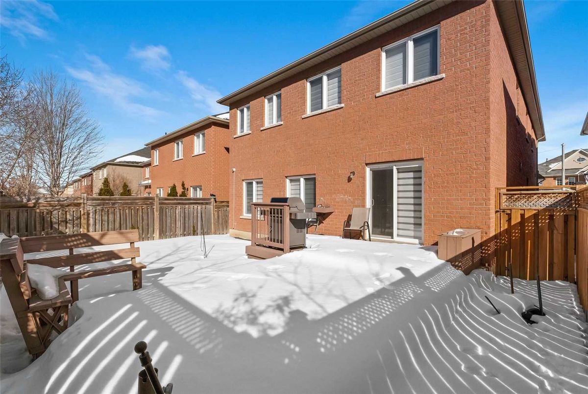 162 Bathurst Glen Drive 162 Bathurst Glen Drive Vaughan