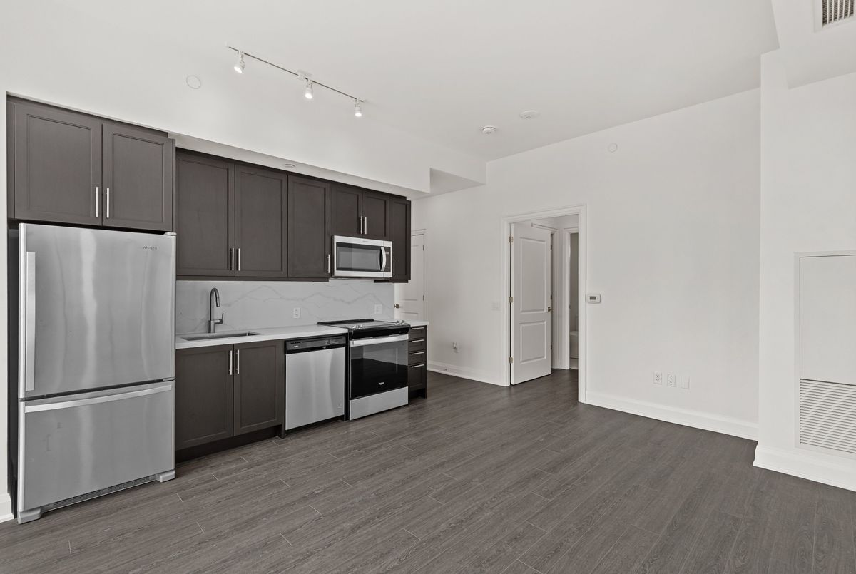 202-20 Gatineau Drive 202-20 Gatineau Drive Vaughan