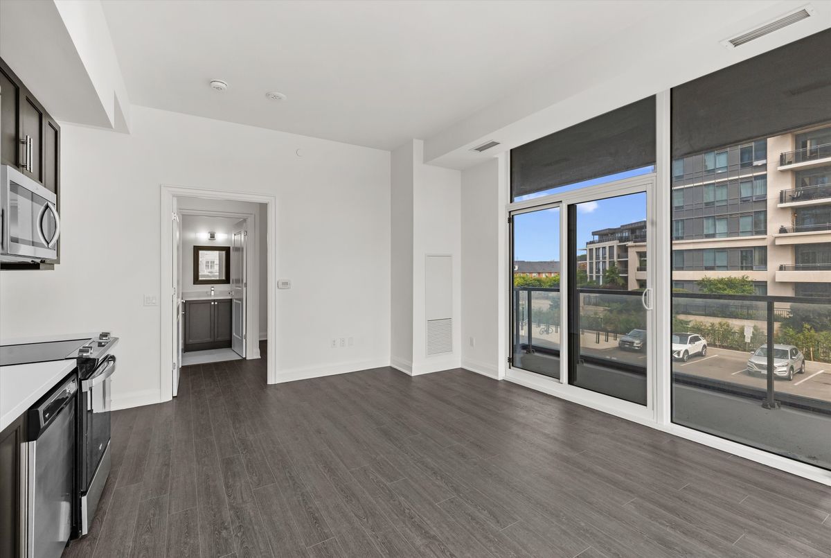 202-20 Gatineau Drive 202-20 Gatineau Drive Vaughan